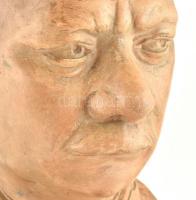 Sárkuti jelzéssel: ????????? (Nemirovka) 1943 Katonatiszt büsztje. Terakotta. Sérült. m: 45 cm