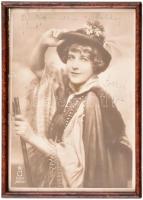 1953 Fedák Sári (1879-1955) színművésznő saját kezű aláírása és újévi üdvözlete őt ábrázoló fotón, A...