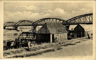 1936 Galgóc, Frasták, Hlohovec; Vág folyó és úszó vízi hajómalmok, híd. Rudolf Vacek kiadása / Váh river and floating boatmills, bridge