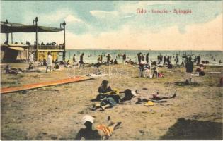 Venezia, Venice; Lido, Spiaggia / beach, bathers, sunbathing