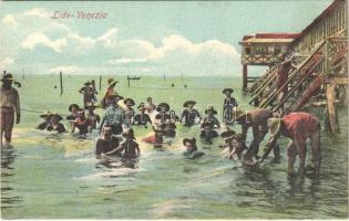 Venezia, Venice; Lido, Spiaggia / beach, bathers (fl)