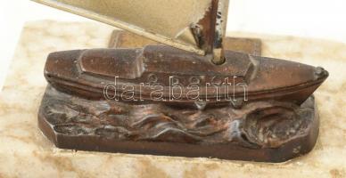 cca 1930 Siófoki emlék, art deco stílusú vitorláshajó, magyar zászlóval, m: 16,5 cm