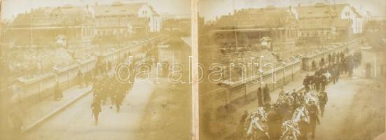 cca 1900 Kína, fotóalbum a boxerlázadás idejéből, kínai város- és életképekkel, emellett külföldi cs...