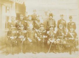 cca 1900 Kína, fotóalbum a boxerlázadás idejéből, kínai város- és életképekkel, emellett külföldi cs...