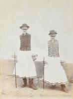 cca 1900 Kína, fotóalbum a boxerlázadás idejéből, kínai város- és életképekkel, emellett külföldi cs...