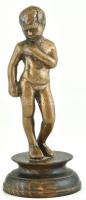 Szabó Tamás (1952-): Fiú akt, bronz, fa talapzaton, jelzett (talapzatba égetve) m: 17 cm