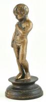 Szabó Tamás (1952-): Fiú akt, bronz, fa talapzaton, jelzett (talapzatba égetve) m: 17 cm