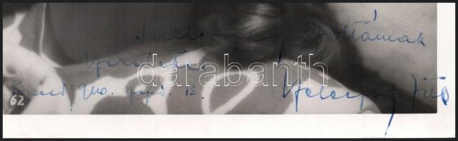 1940 Szeleczky Zita (1915-1999) színésznő nagyméretű dedikált fotója, az egyik sarkán kis gyűrődésse...