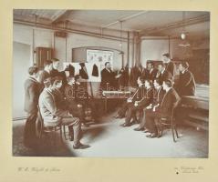 cca 1910-1920 Szabótanfolyam hallgatói Amerikában, W. E. Wright & Sons, 3 db kartonra kasírozott...