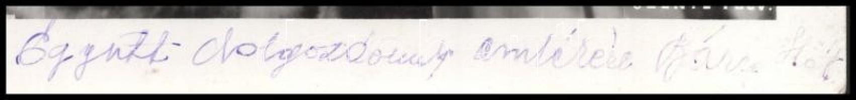 Bárczy Kató (1921-1989) színésznő nagyméretű dedikált fotója,a hátoldalon feliratozva: 1941 aug-szep...