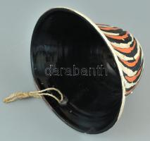 Gorka Lívia (1925-2011): Fali kaspó. Festett mázas kerámia, jelzett, apró kopásnyomokkal, m: 14 cm