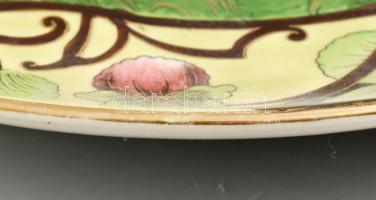 Német fali dísztányér pár, fajansz, öblében színesen festett jelenet, faágakon játszadozó gyermekek....