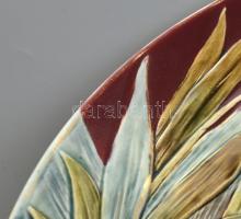 Német fali dísztányér pár, fajansz, öblében relief, színesen festett jelenet, tündérek a nádasban. K...