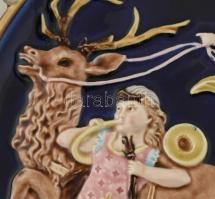 Fali dísztányér. Színesen festett, áttört porcelán. Öblében relief, Diana a vadász istennője. Jelzet...