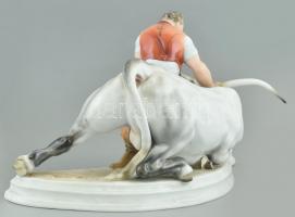 Herendi Toldi a Bikával. Színesen festett porcelán. kopott. Jelzett. 43x22x23 cm
