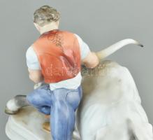 Herendi Toldi a Bikával. Színesen festett porcelán. kopott. Jelzett. 43x22x23 cm
