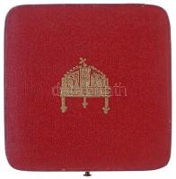 1935. "A Magyar Érdemrend Tisztikeresztje" jelzetlen zománcozott, aranyozott kitüntetés fü...