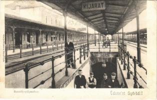 1905 Győr, Személy pályaudvar kijárata a vágányoknál, vasútállomás. Nitsmann József kiadása (Rb)