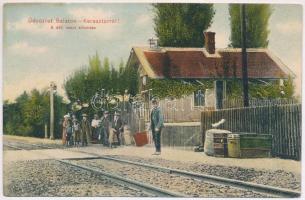 1906 Balatonkeresztúr, Déli vasútállomás, bakter piros zászlóval. Neumark Adolf kiadása