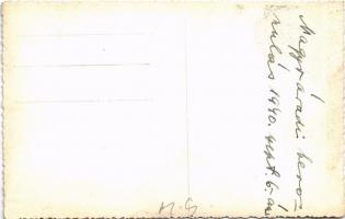 1940 Nagyvárad, Oradea; bevonulás, Horthy Miklós saját portréjával a magyar címer előtt, horogkeresz...