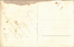 ~1930 Budapest, a még nem teljesen elkészült Gróf Tisza István emlékmű főalakja a műhely udvarán, a ...