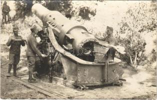 Mariska az osztrák-magyar Skoda 30,5 cm-es mozsárágyú / WWI Austro-Hungarian K.u.K. military, 30,5 cm mortar named Mariska. photo