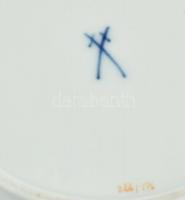 Meisseni kézzel festett porcelán váza. Jelzett: kardos Meissen. Apró kopásokkal, m: 24 cm