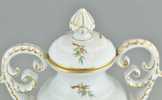 Herendi hecsedli mintás fedeles váza. Apró kopásokkal, kézzel festett porcelán. Jelzett, m: 36 cm