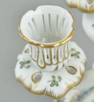 Herendi fleur de Indes mintás gyertyatartó, négyágú. Kézzel festett porcelán, jelzett, apró kopásokk...
