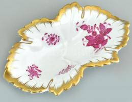 Herendi Apponyi mintás leveles tálka. Kézzel festett porcelán, jelzett, apró kopásokkal, 15×9 cm.