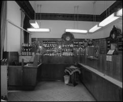 1981 Budapest, VII. ker., Dob u. 80. sz. alatt levő gyógyszertár külső és belső felvételei, 9 db pro...