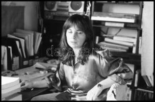 cca 1972 Hankiss Ágnes (1950) politikus fiatalkori felvételei, 9 db vintage NEGATÍV Kotnyek Antal (1...