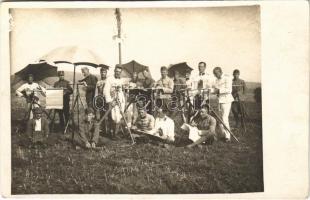 1915 Első világháborús osztrák-magyar katonai terepfelvétel / WWI K.u.K. (Austro-Hungarian) military field survey with soldiers. photo (EK)