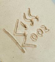 Kiss Roóz Ilona (1920-2010): Énekes, fali, mázas kerámia, kézzel festett, jelzett, hibátlan, m:33 cm