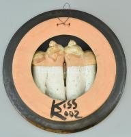 Kiss Roóz Ilona (1920-2010): Kórus, fali, mázas kerámia, kézzel festett, jelzett, hibátlan, d:27 cm