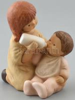 Goebel/Hummel gyermekét etető anya , kézzel festett kerámia, jelzett, hibátlan, m: 12 cm
