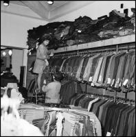 cca 1968 Ceglédi Áruház, fotóriport, Kotnyek Antal (1921-1990) budapesti fotóriporter hagyatékából 9...