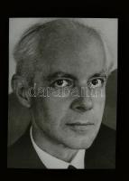 cca 1930 Bartók Béla (1881-1945) zeneszerző portré felvétele, Kotnyek Antal (1921-1990) budapesti fotóriporter hagyatékából, ismeretlen képi forrásról készült 1 db NEGATÍV, 3,9x2,8 cm
