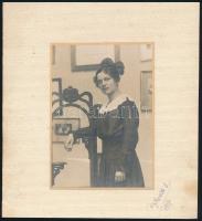 1919 Feliratozott, aláírással jelzett vintage fotó, 15x10,3 cm, karton 22,3x20,5 cm
