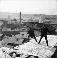 cca 1969 Bitskey Tibor (1929-2015) a Nemzet Színésze az egri várban két színésztársával, Kotnyek Ant...