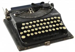 cca 1924 Remington Portable hordozható táska-írógép magyar billentyűzettel, eredeti tokban. Működőképes,sérült dobozban.