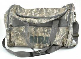NRA (National Rifle Association) terepmintás vászon válltáska, sporttáska, jó állapotban, 47x22x26 cm