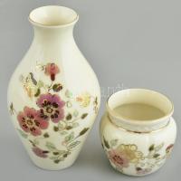 Zsolnay pillangó mintás porcelán vázácska és kaspó. Kézzel festett, jelzett, hibátlan. m: 13 és 6 cm