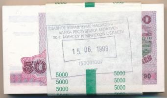 Fehéroroszország 1998. 5000R (100x) banki kötegelővel, sorszámkövetők T:I,I- / Belarus 1998. 5000 Rublei (100x) in original Bank wrapper, with consecutive serials C:UNC,AU