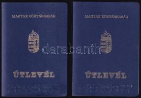 1993, 1999 Magyar Köztársaság által kiállított fényképes útlevél, 2 db, eltérő fotóoldalakkal / Hung...
