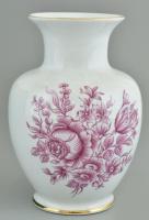 Hollóházi porcelán váza. Kézzel festett, jelzett, kis kopásokkal m: 18 cm .