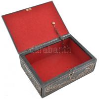 Fa doboz fém rátéttel, sérült, 20x15x7 cm