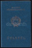 1981 Magyar Népköztársaság által kiállított fényképes útlevél, francia, svájci, német vízumokkal