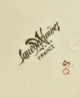 Sarreguemines Louis XV klf. csészék, aljak és kiöntő. Részben jelzett. Sérült