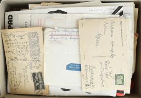 Kéri Edit (1926-) színművésznő és férje levelezése, iratok, negatívok cipősdobozban
